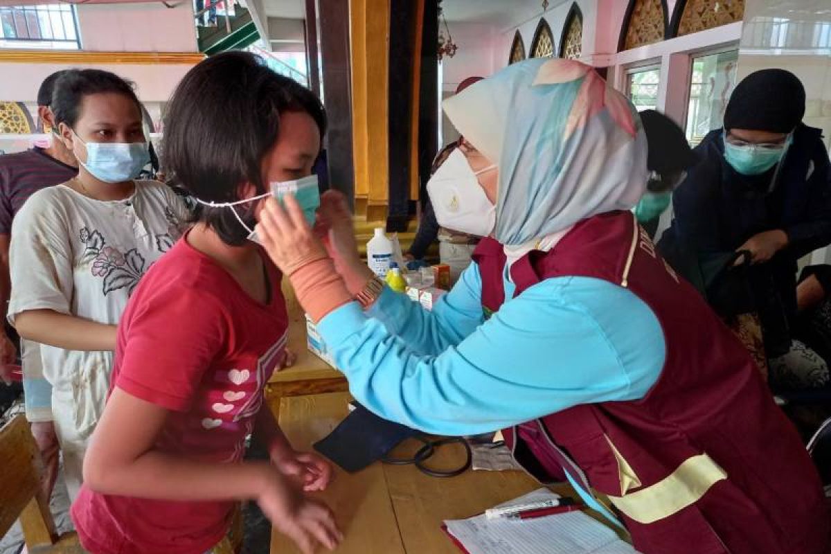 Dinkes Tangerang edukasi COVID-19 ke pengungsi banjir