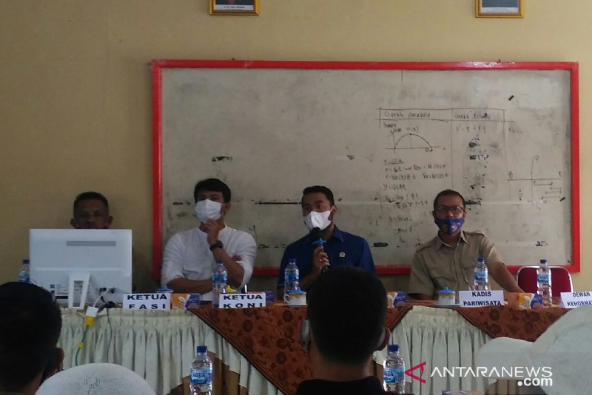 Paralayang jadi ekstrakurikuler SMA 6 Solok Selatan