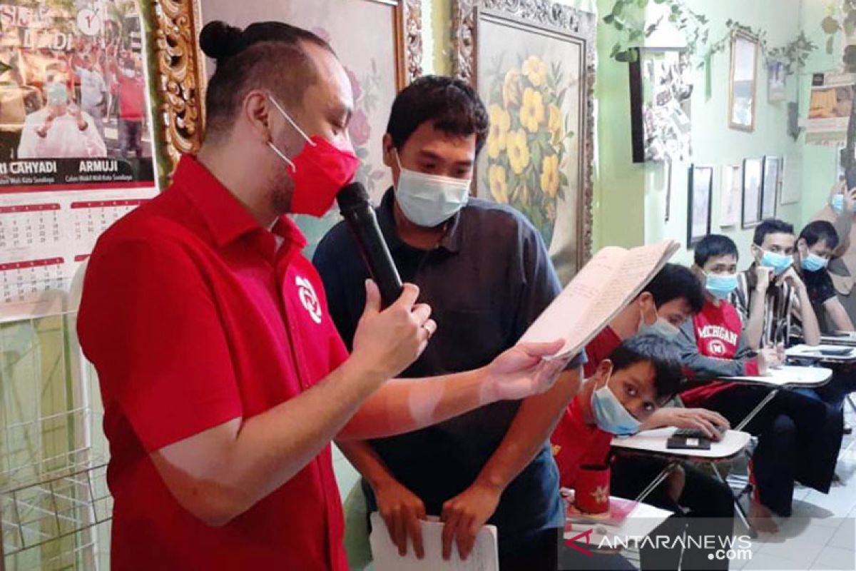 Giring Ganesha bacakan cerpen sapa disabilitas di Surabaya