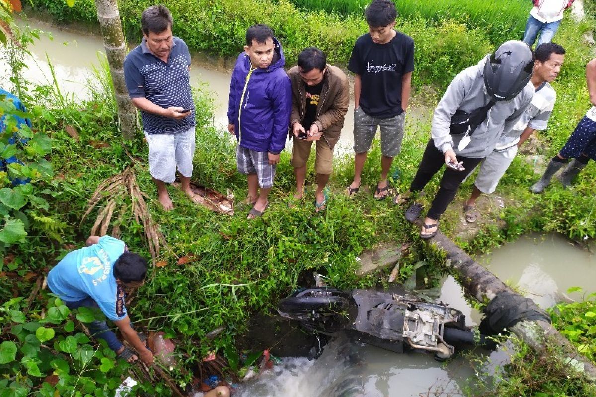 Warga Panei geger temuan mayat dan motor di paret Kampung Baru