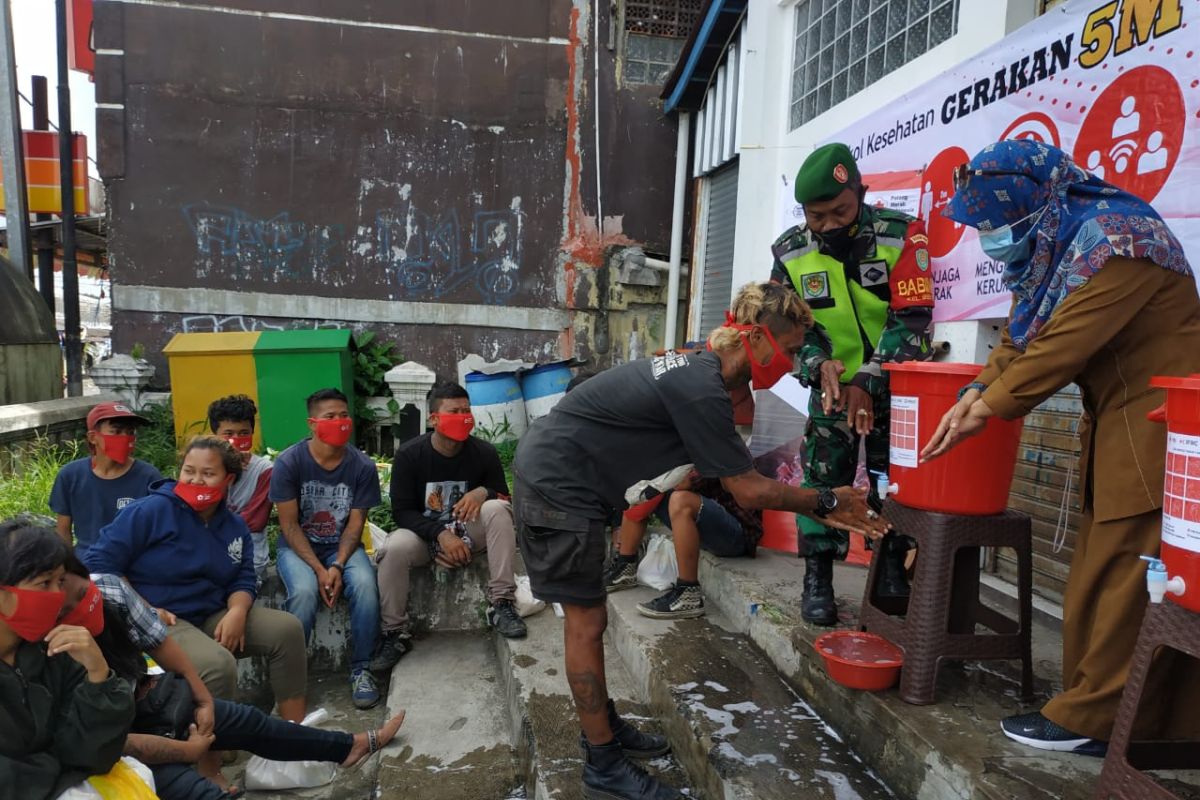 PMI Sukabumi gandeng komunitas Punk dan anak jalanan kampanyekan pencegahan COVID-19