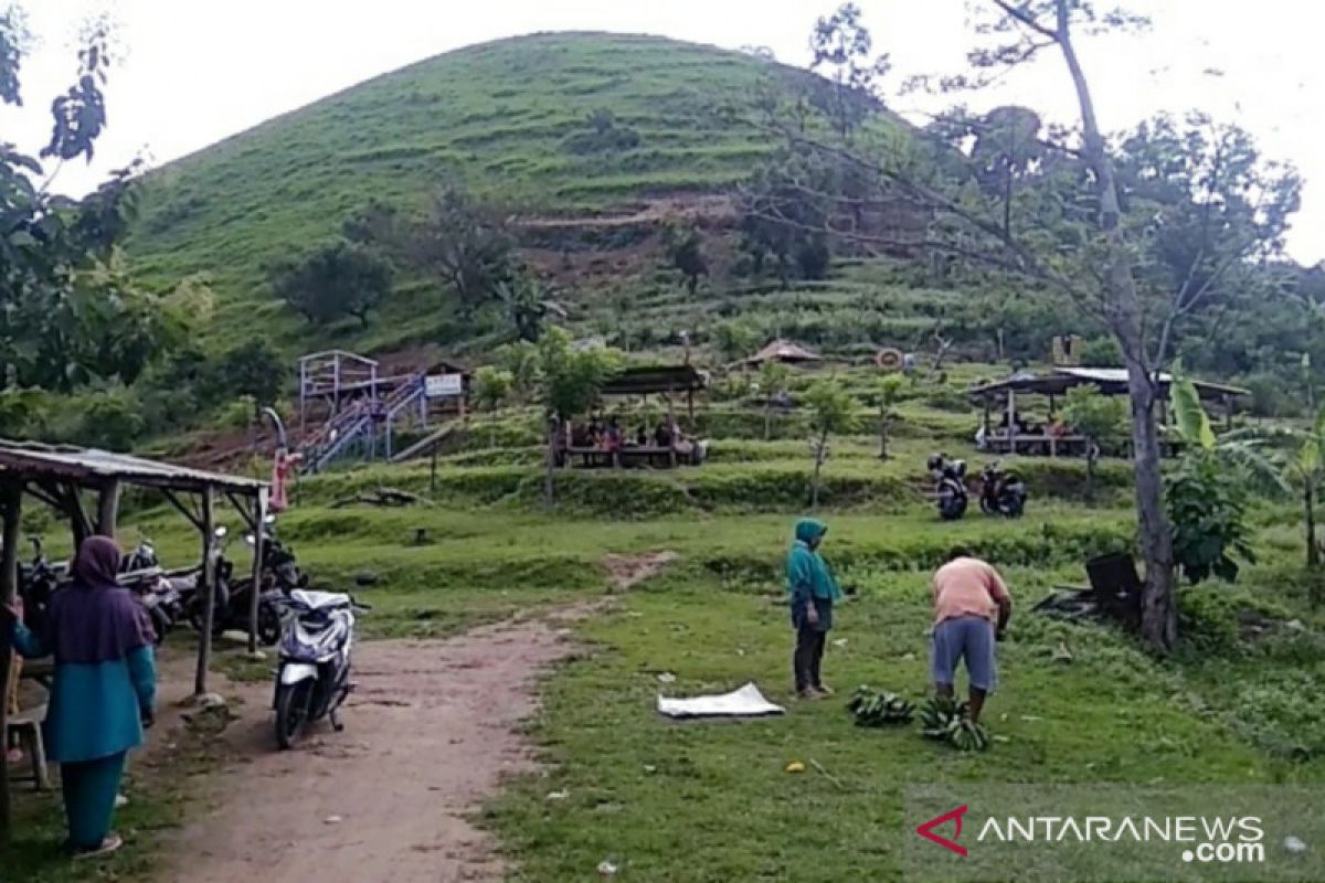 Bukit Teletubbies Suralaya alternatif tujuan wisata di Cilegon