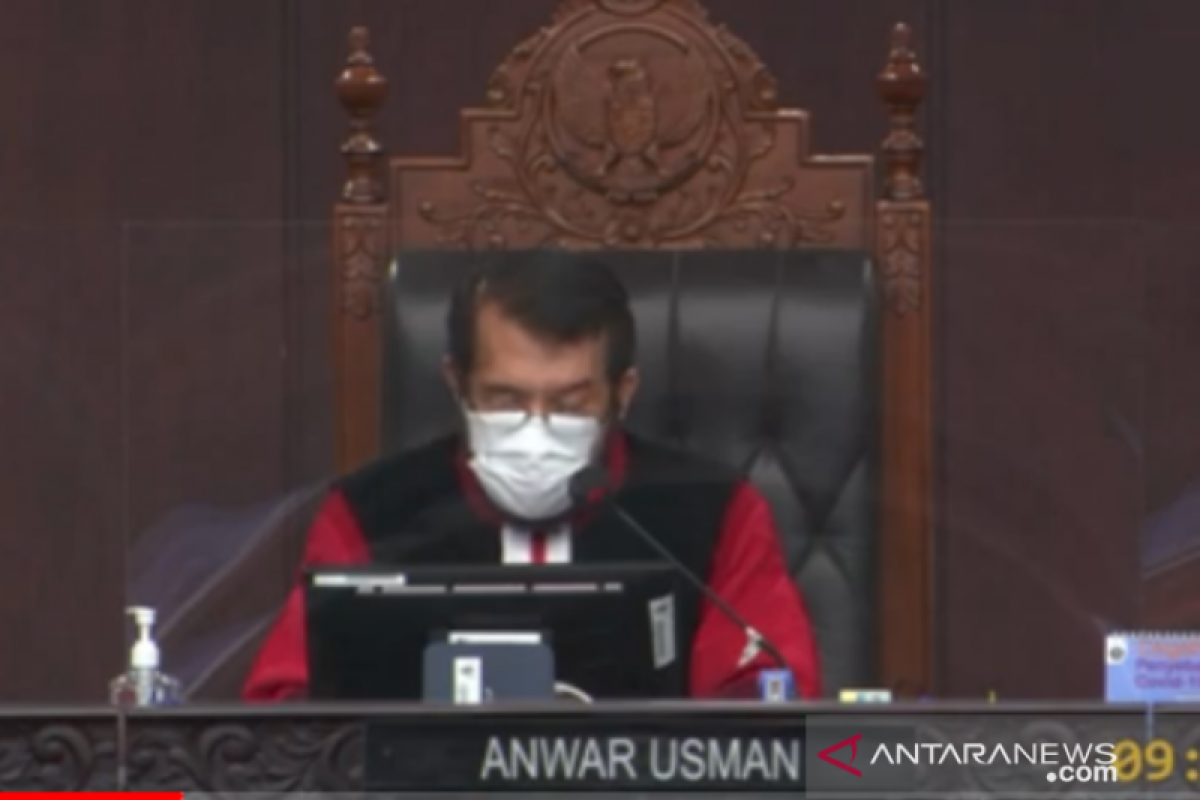 Istri Ketua MK Anwar Usman tutup usia