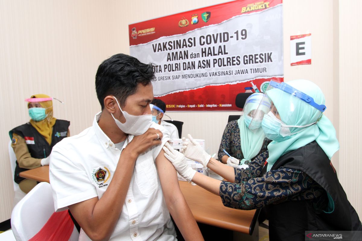 Puluhan wartawan di Gresik dapat suntikan vaksin COVID-19