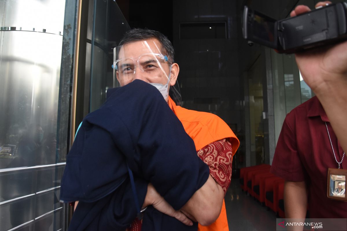 Mantan Wali Kota Cimahi Ajay Priatna jadi tersangka suap mantan penyidik KPK