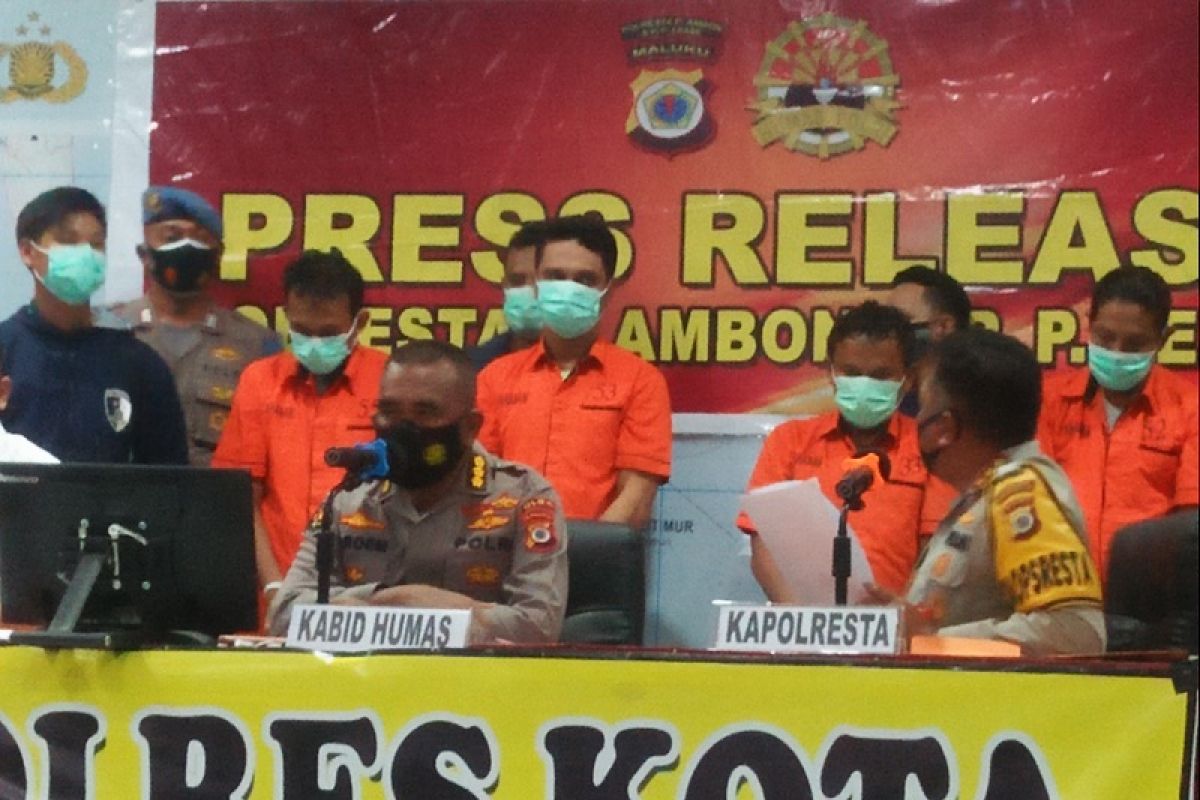 Keuntungan pribadi jadi motif oknum Polri jual senpi