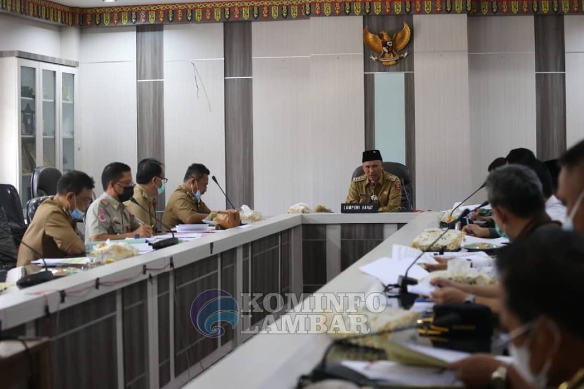 Bupati Lampung Barat ajak Forkopimda edukasi masyarakat tentang bahaya COVID-19