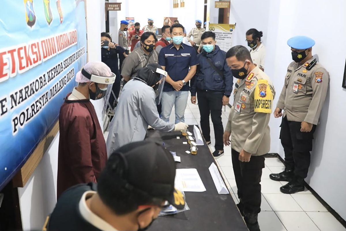 Hasil tes urine 100 personel Polresta Malang Kota semuanya negatif