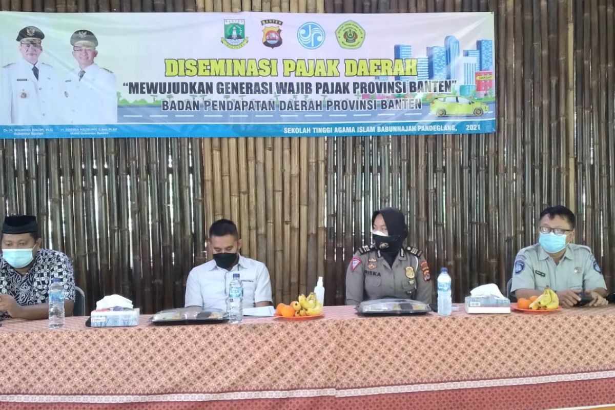 Tim Pembina Samsat Banten edukasi mahasiswa STAI Babunnajah tentang pajak daerah