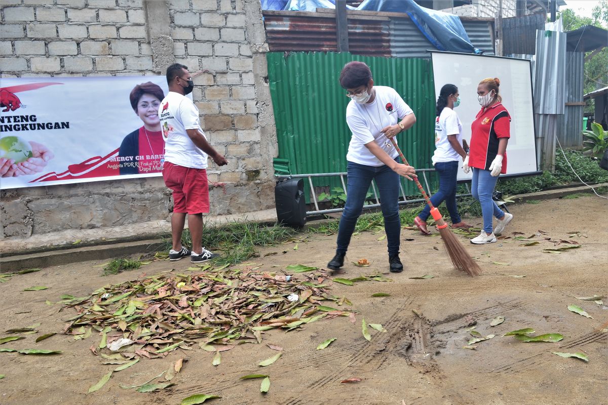 Mercy Barends harapkan aksi Banteng Peduli Lingkungan rutin digelar kader PDIP