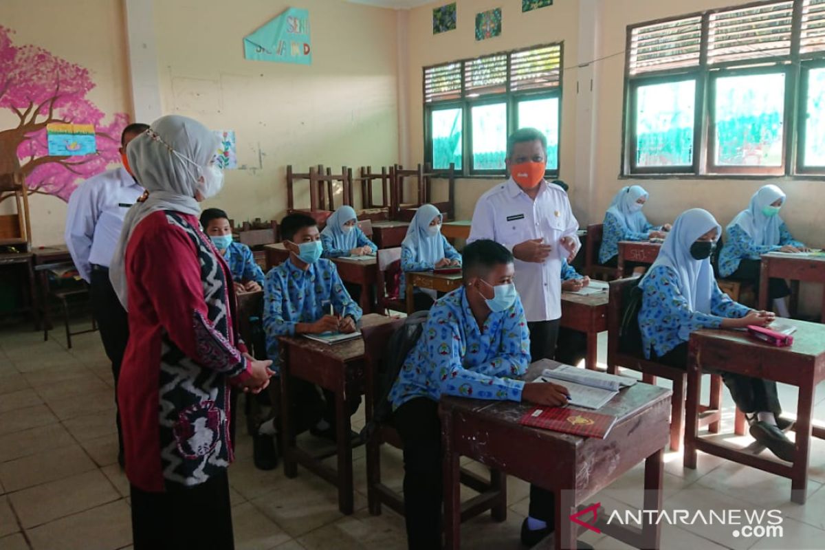 Siswa dan guru SMP di Kubu Raya lakukan tes COVID-19 gunakan GeNose C19