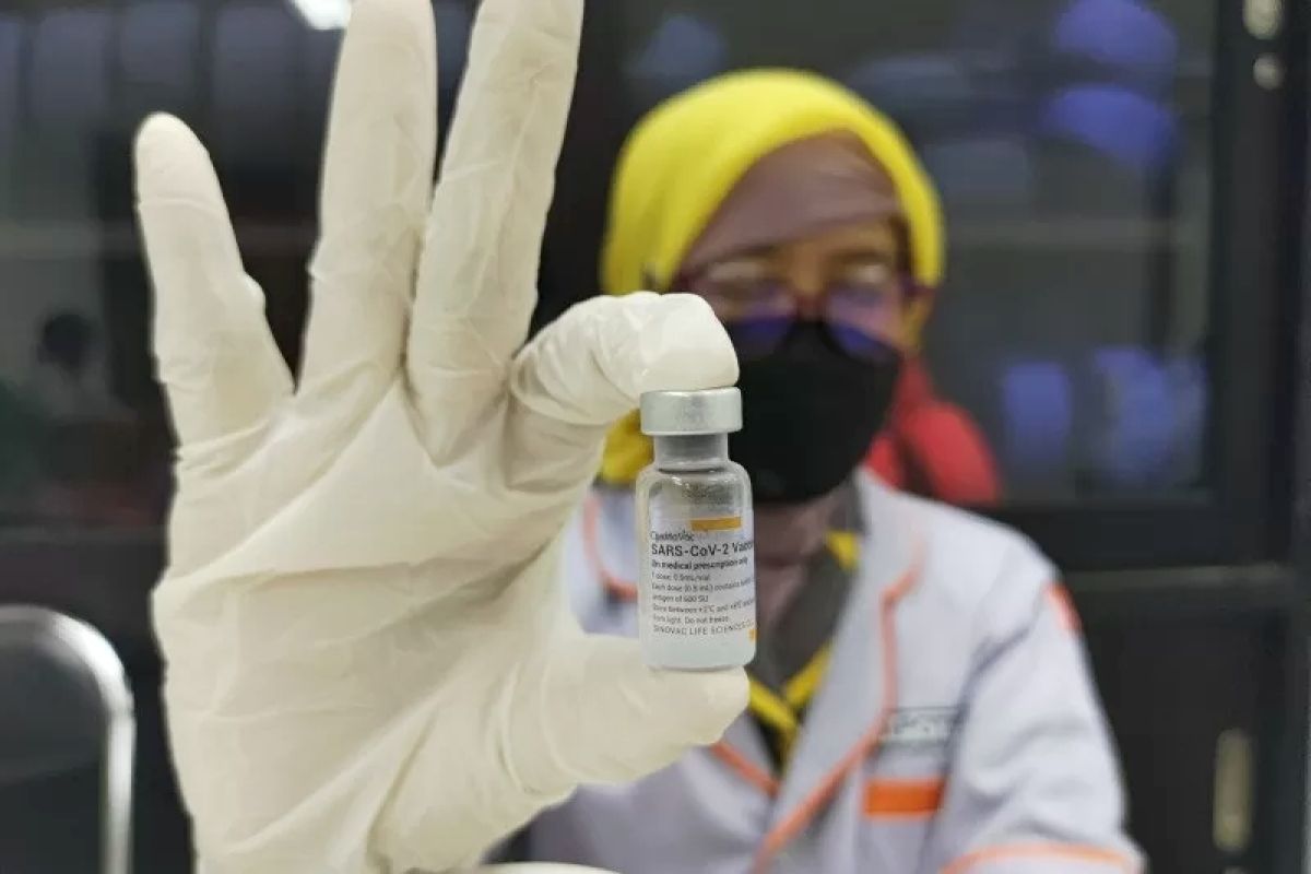70 ribu vial vaksin COVID-19 untuk ASN dan TNI-Polri