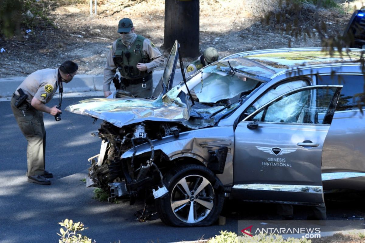 Tiger Woods dikabarkan mulai pulih setelah kecelakaan mobil