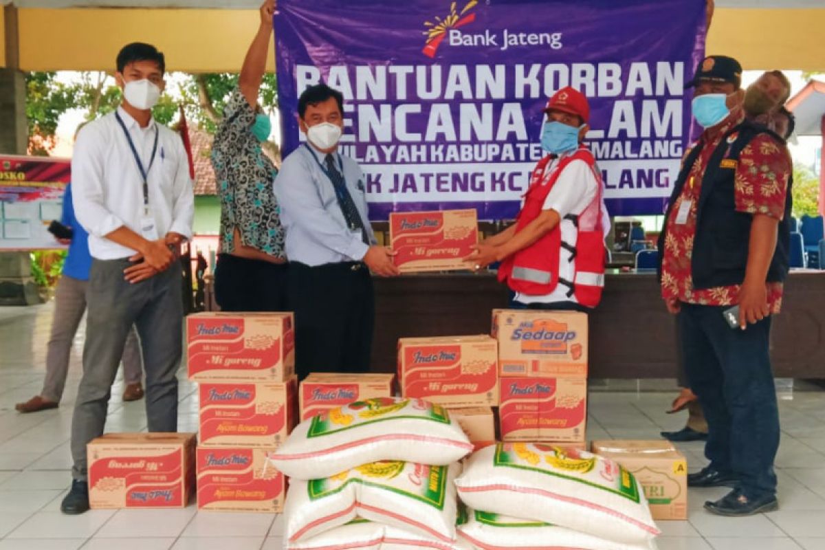 Bank Jateng bantu korban banjir di Kecamatan Ulujami Pemalang