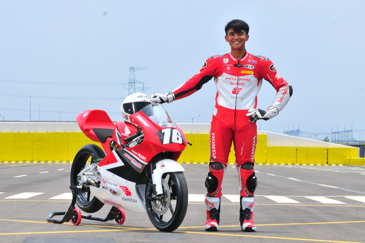 Pebalap Indonesia Mario Suryo Aji ramaikan Moto3 musim 2022