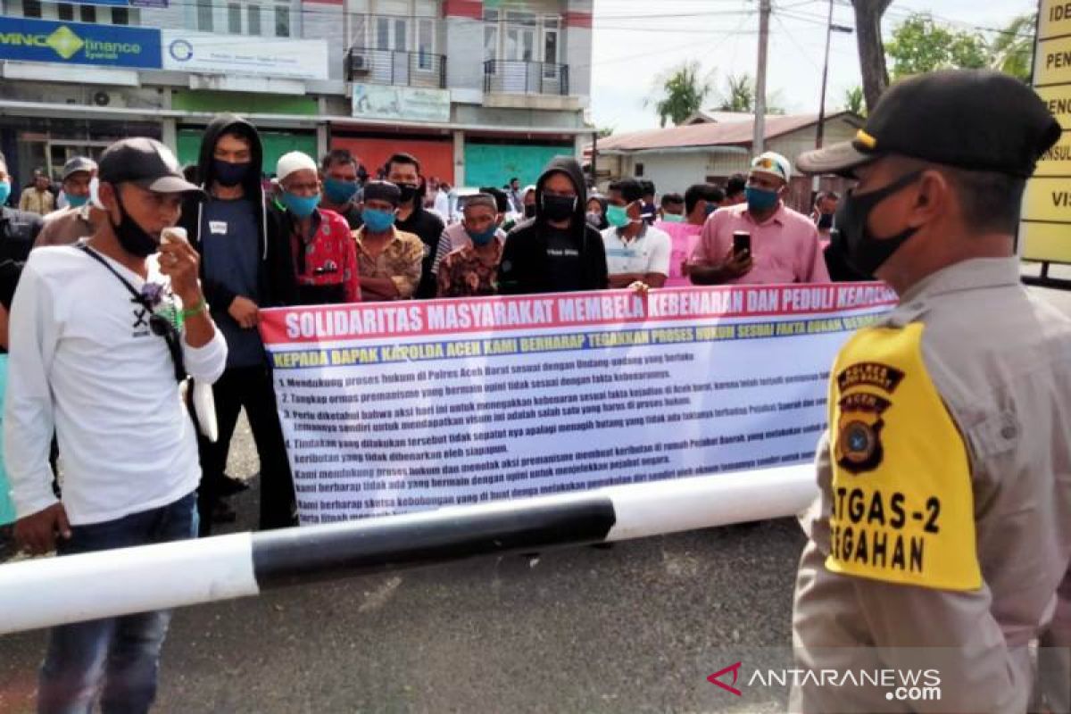 Demo Polres Aceh Barat, Warga minta polisi tangkap penyebar hoaks insiden pendapa