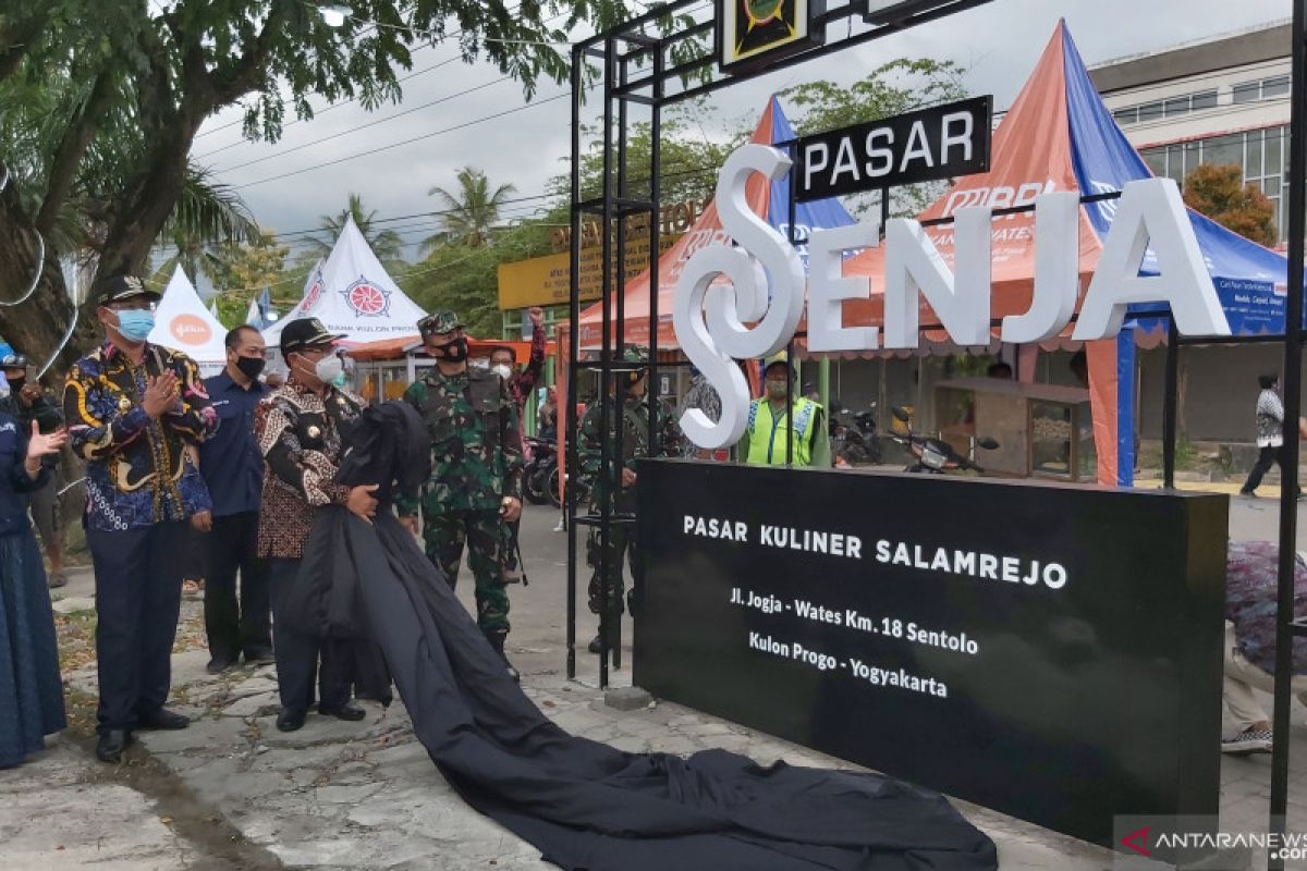 Kulon Progo buka Pasar Senja Sentolo dongkrak ekonomi PKL