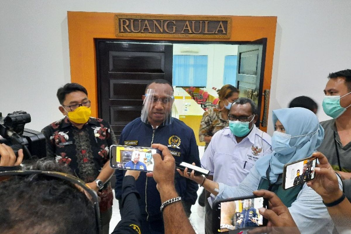 Komisi I DPR RI mendorong kejelasan status KI-KPID Papua