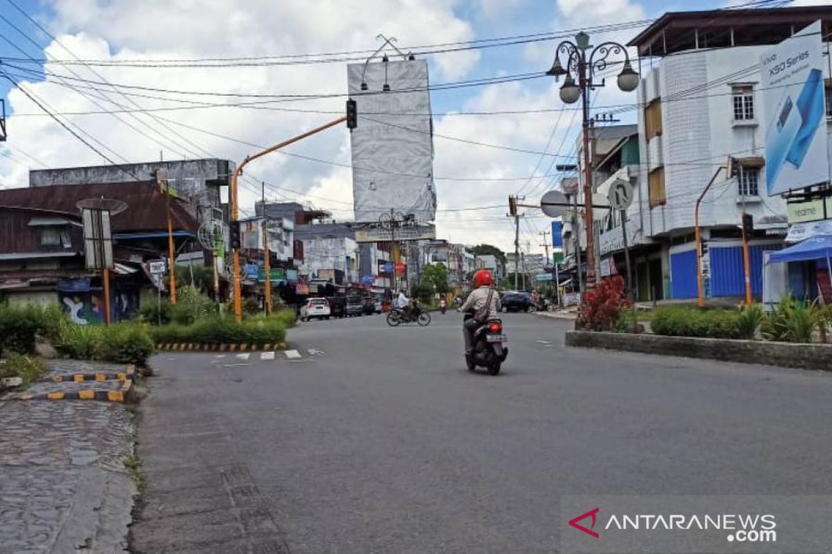 Lampu pengatur lalu lintas jalan nasional tidak berfungsi