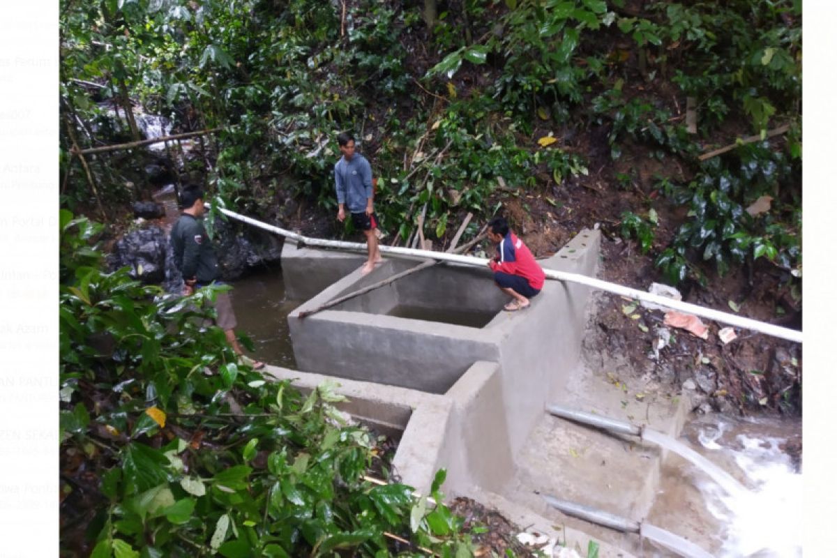 LSM Kompak bangun instalasi air bersih di Hulu Kapuas senilai Rp350 juta