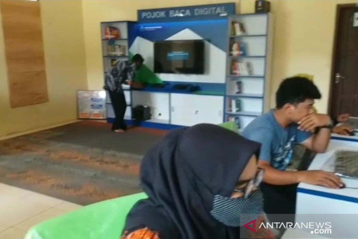 Dispusip Penajam Paser Utara buka pojok baca digital di Taman Rozeline