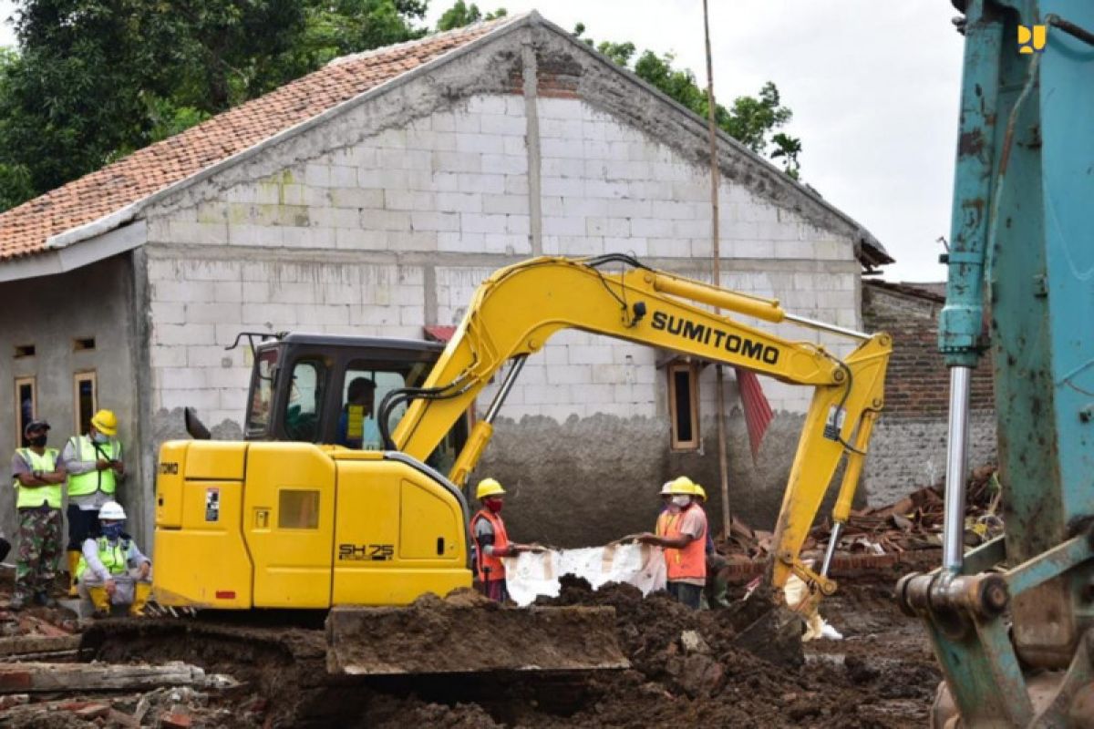 Tanggap banjir, WIKA bangun kembali tanggul Sungai Citarum Hilir Bekasi