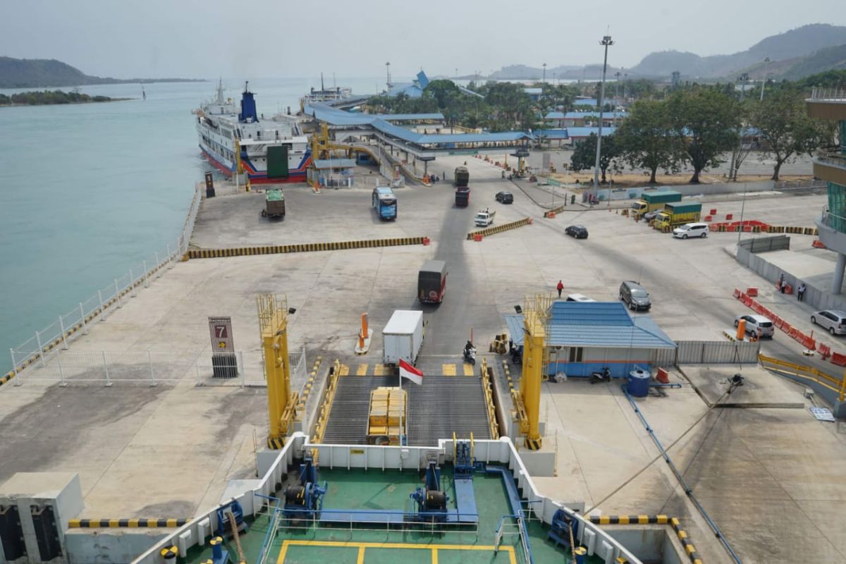 Layanan ferry ekspres topang mobilisasi arus barang pertanian dan perikanan