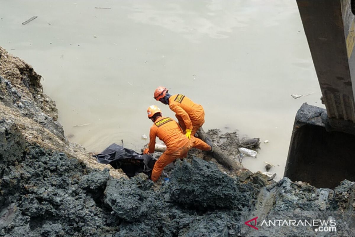 Tim SAR  temukan bagian tubuh korban longsor tambang Parigi Moutong