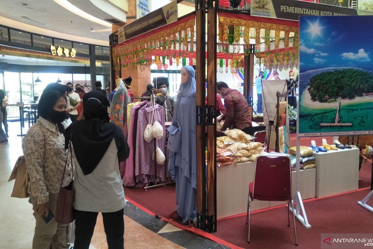 Produk IKM di Pariaman dipamerkan pada pameran wisata dan bisnis di Pekanbaru