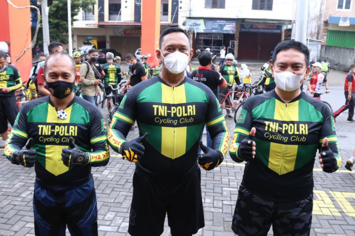 TNI-Polri NTB gelar gowes sinergi dan bakti sosial