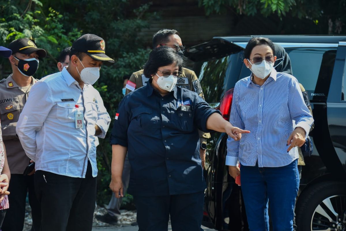 Menteri LHK beri solusi persoalan sampah Desa Bangun di Mojokerto