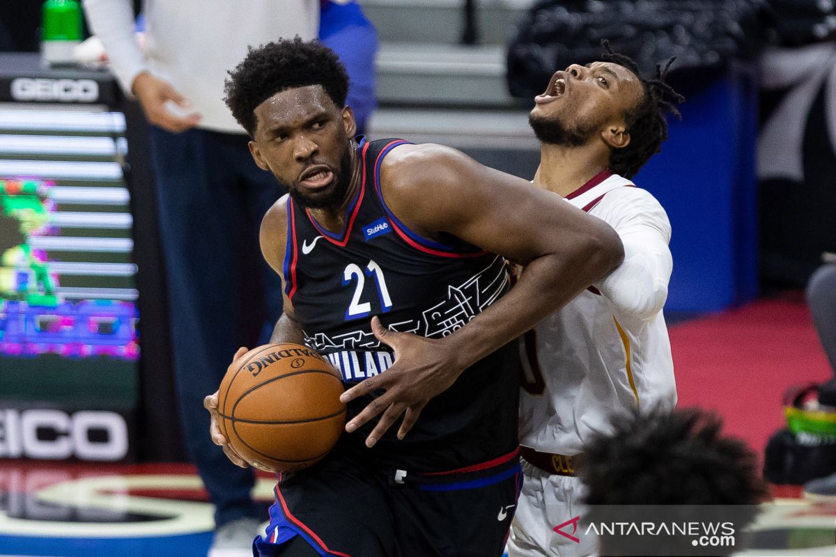 Embiid absen dua pekan karena cedera lutut