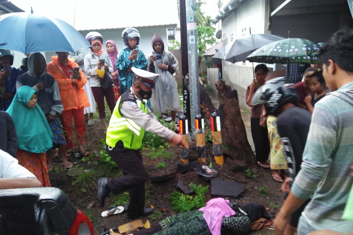 Satu orang meninggal dan belasan penumpang terluka akibat lakalantas di Lombok Utara