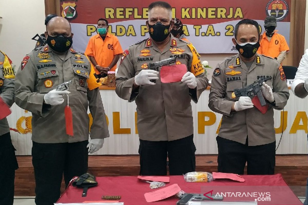 Polisi dan TNI jualan senjata harus ditindak tegas