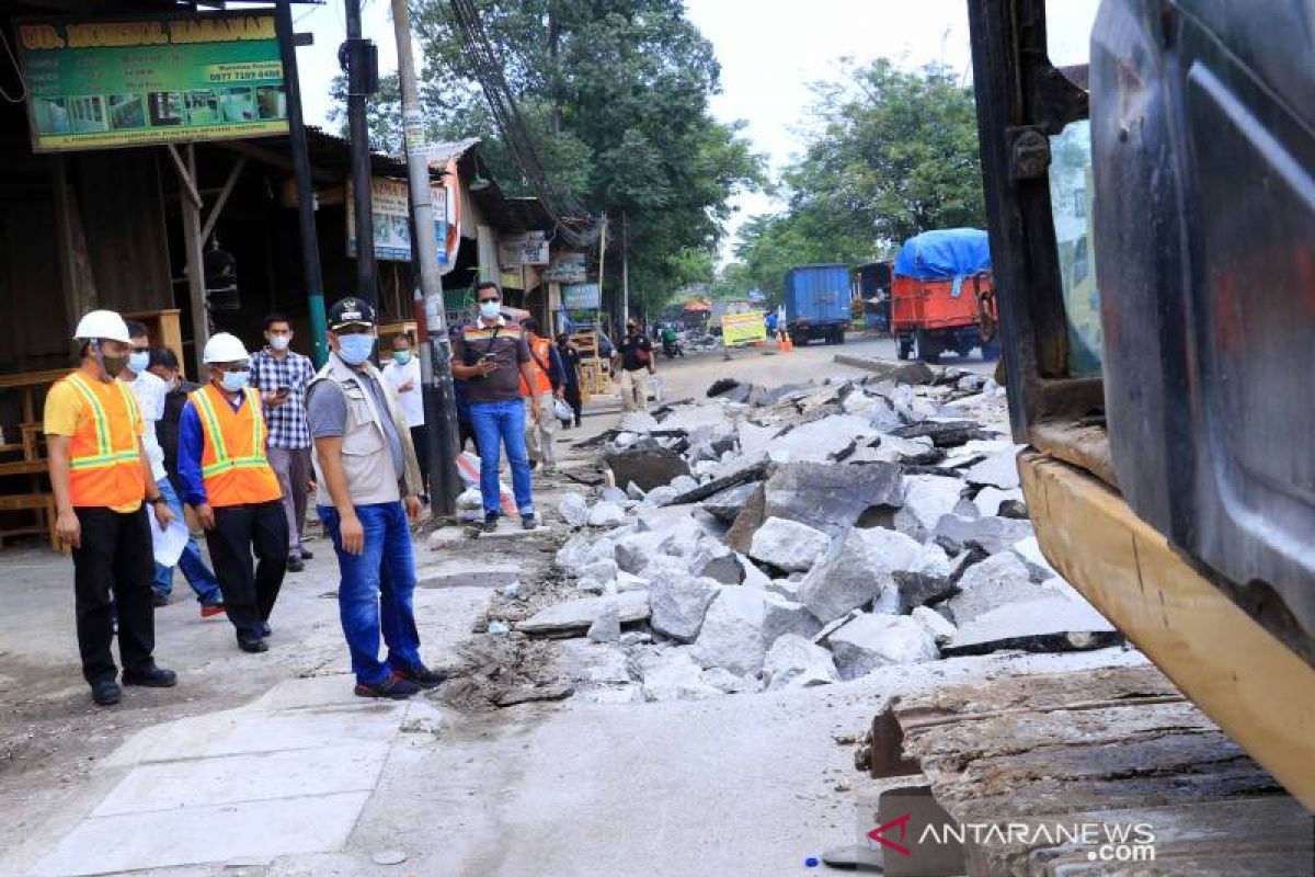 Pemkot Tangerang perbaiki enam titik jalan rusak sepanjang 5.000 meter lebih