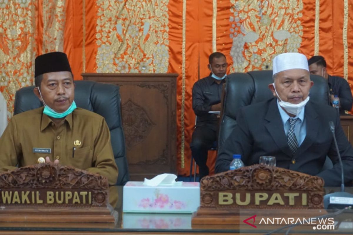 Bupati dan Wakil Bupati Pasaman Barat pidato perdana dan minta dukungan DPRD wujudkan visi misi