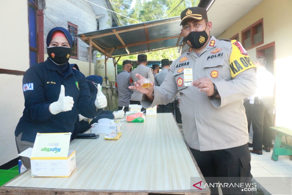 149 personel Polres Solok lakukan tes urine cegah penyalahgunaan narkoba