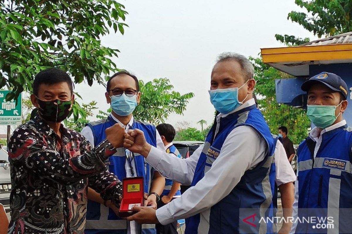 Jasa Marga beri penghargaan karyawan di HUT ke-43