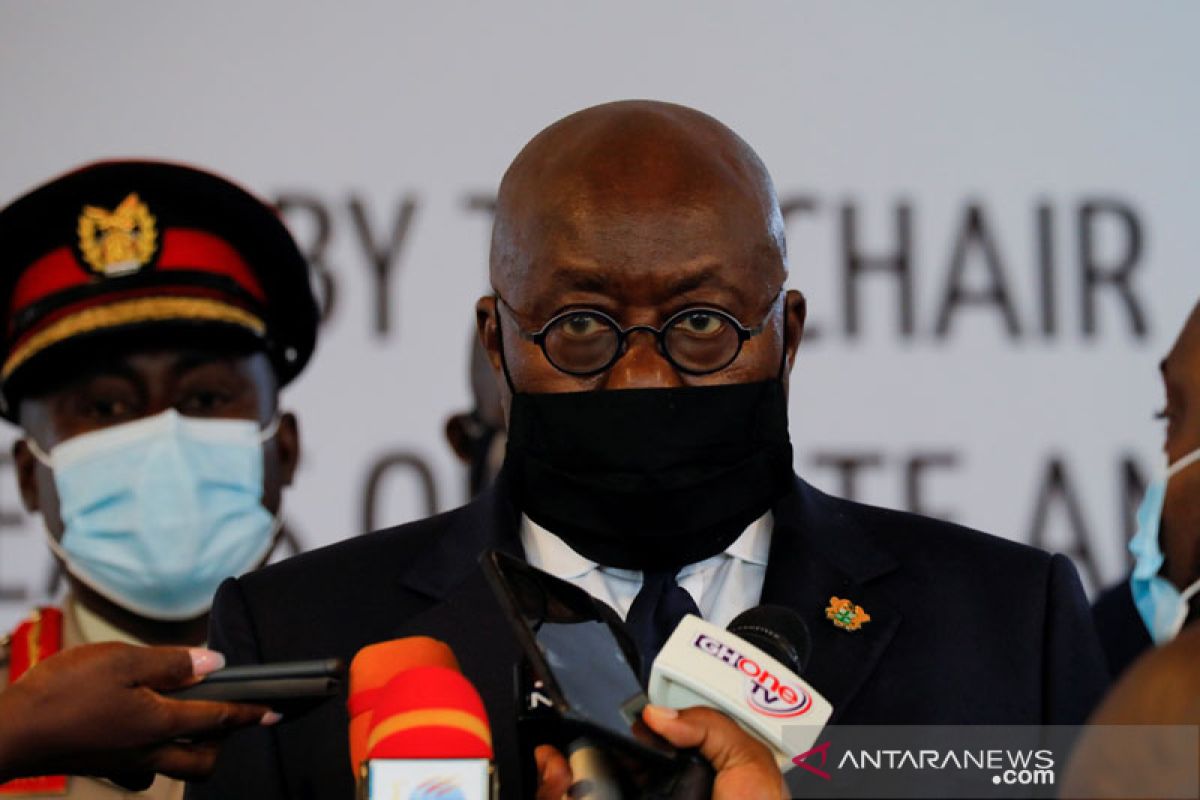 Presiden Ghana: Divaksin COVID tidak akan mengubah DNA Anda