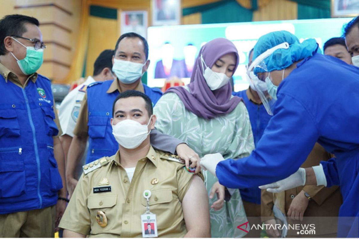 Bupati Pangkep jalani vaksinasi COVID-19 tahap II