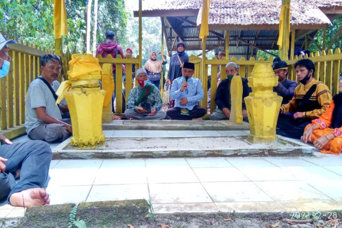 WaKil Bupati dan Raja Simpang ziarah ke makam Gusti Panji