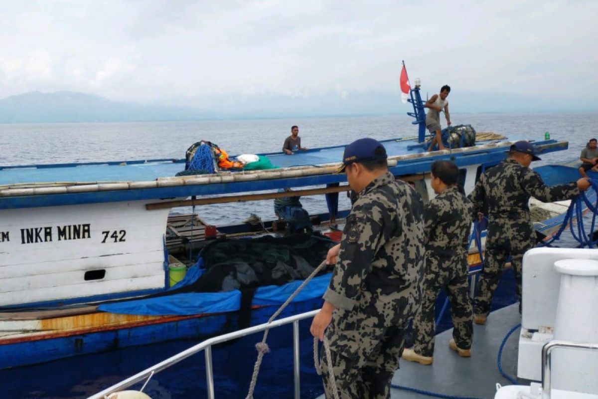 Tiga kapal tanpa SIPI diamankan KKP di Teluk Tolo Sulteng