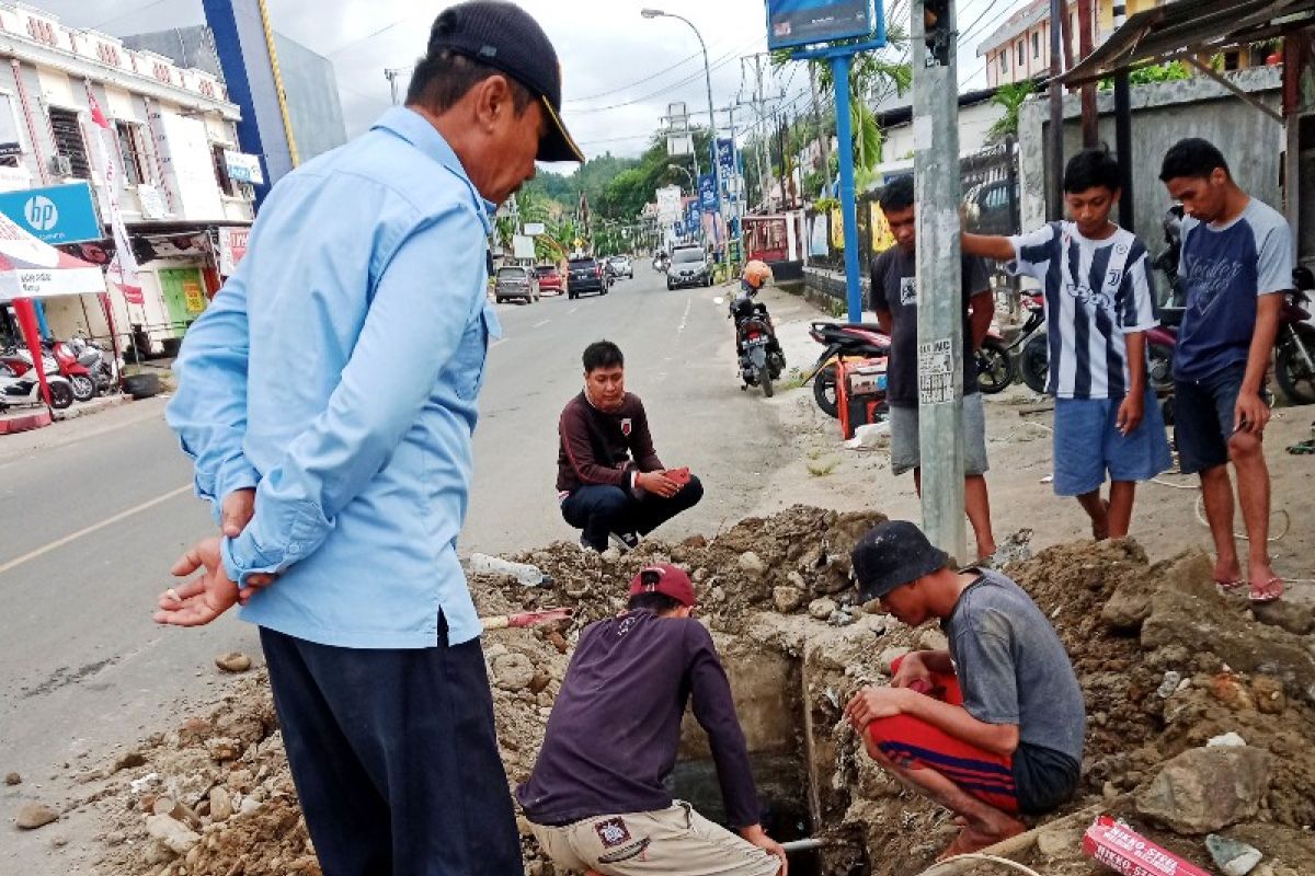 Jaringan pipa PDAM di Mamuju masih rusak akibat gempa Sulbar