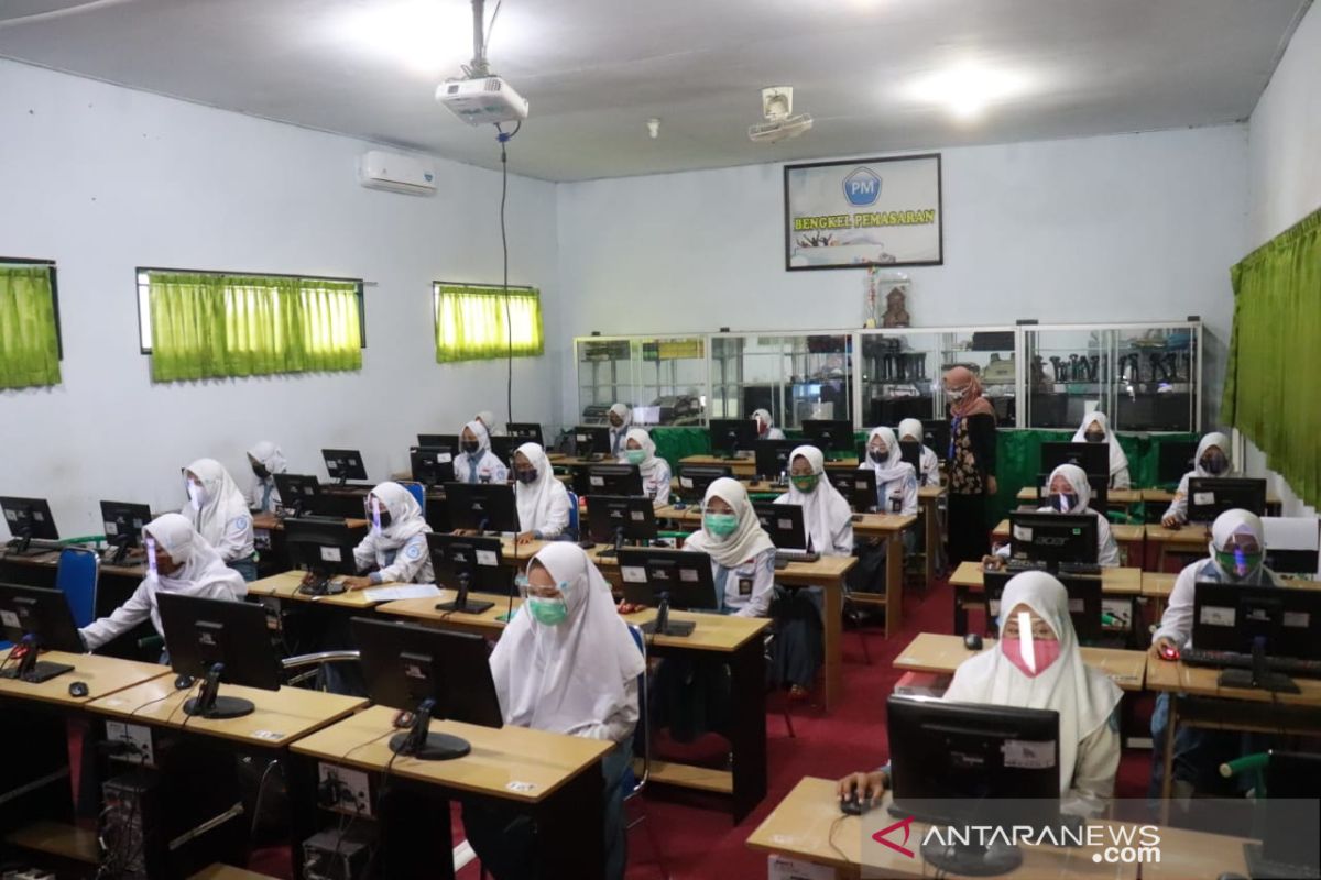SMK dan SMP Islam Bustanul Ulum Pakusari Jember mulai pembelajaran tatap muka