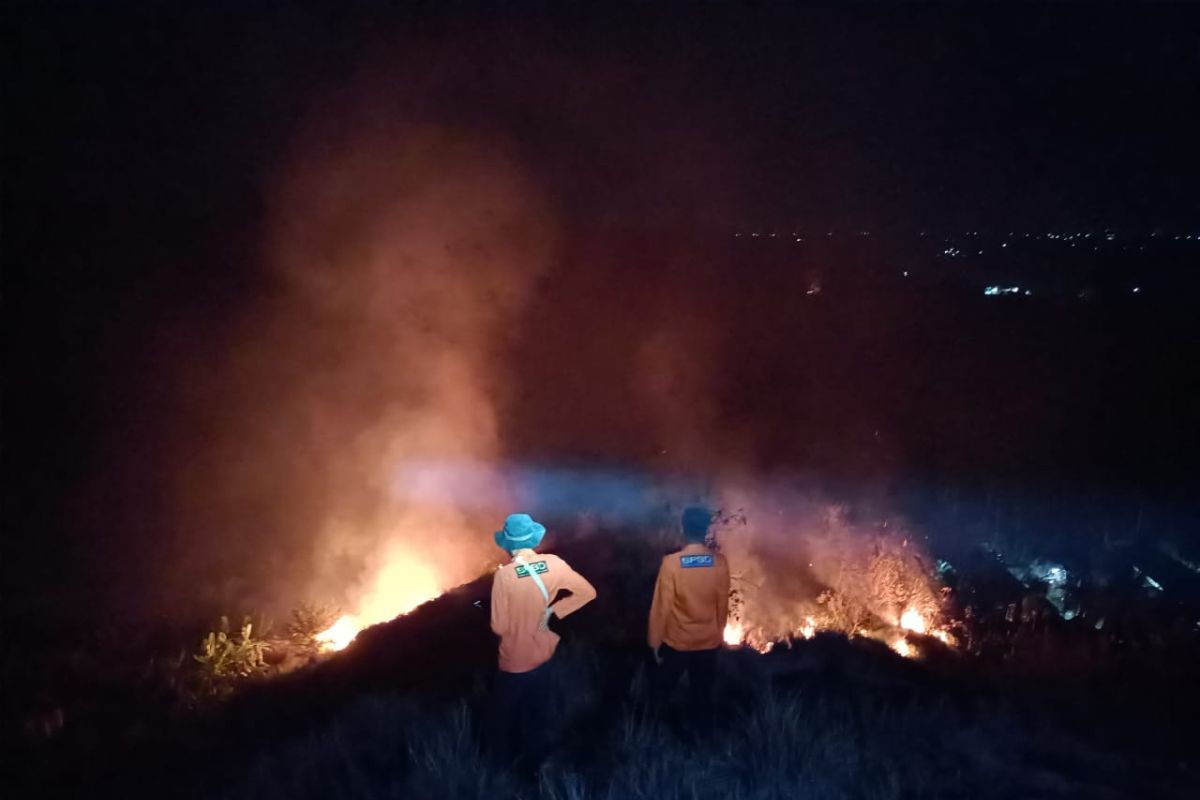 Dua unit rumah semi permanen di sipis-pis terbakar