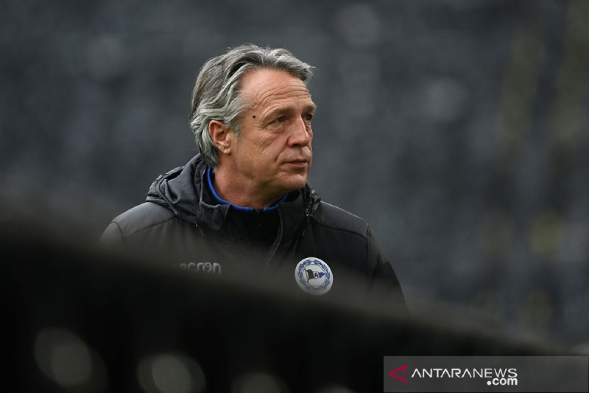 Tak terima rentetan hasil buruk, Arminia Bielefeld pecat Uwe Neuhaus