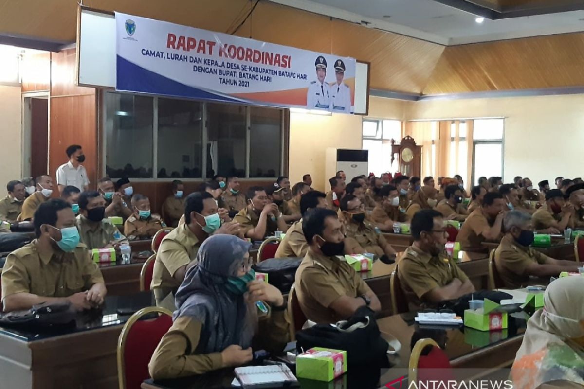 Bupati Fadil kumpulkan lurah dan kepala desa, satukan frekuensi untuk perubahan