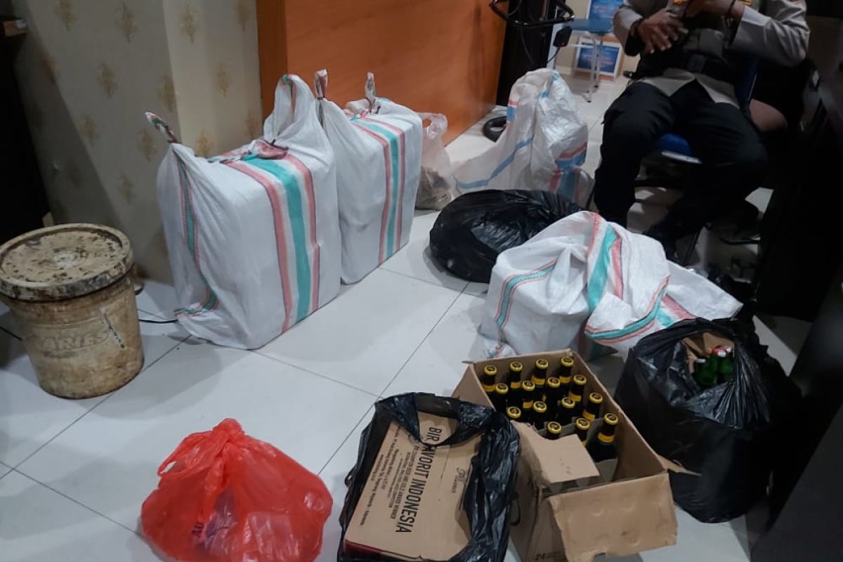 Polda Malut  amankan ratusan miras