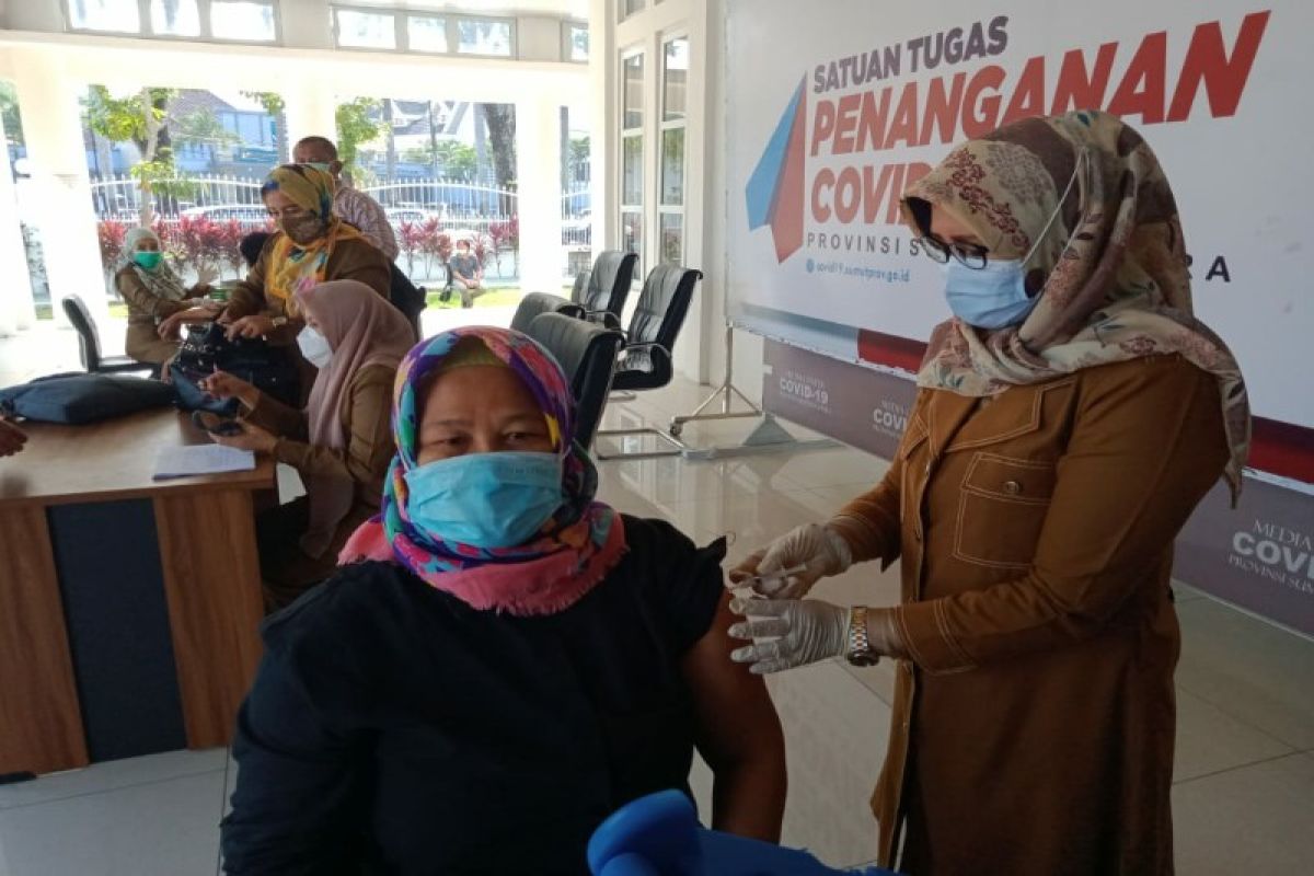 52 wartawan di Medan disuntik vaksin  COVID-19