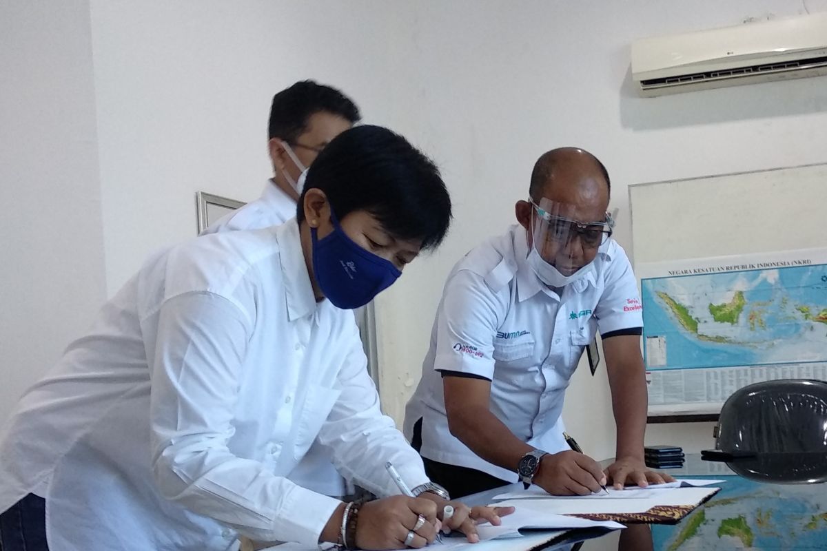 PT IKI dan BGR Logistics teken MoU pengantongan pupuk di Makassar